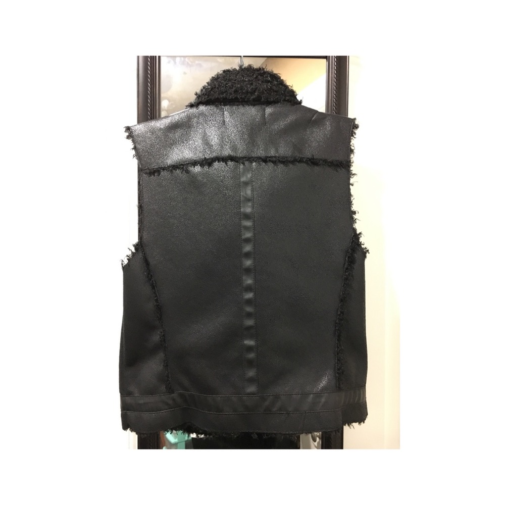 Vest - Picture 4 of 4